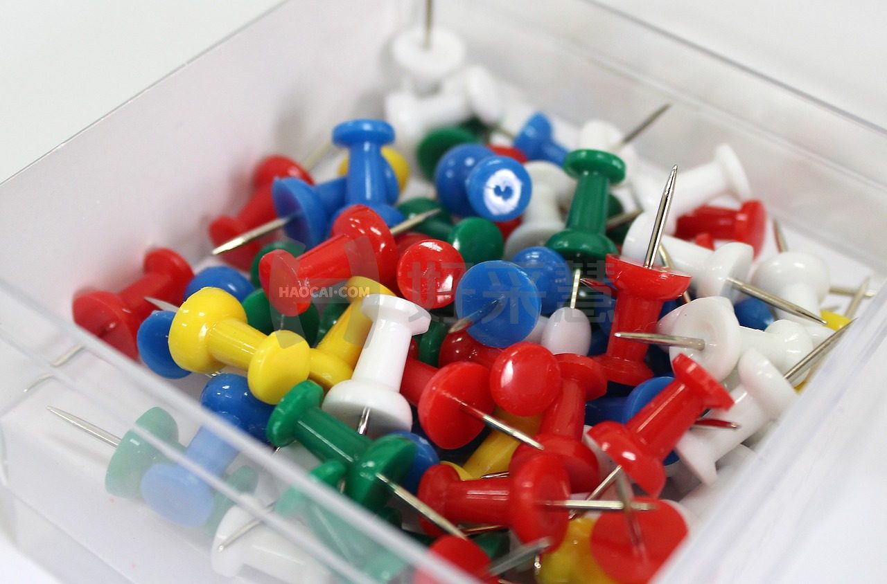 push-pins-gcb34b1890_1280.jpg